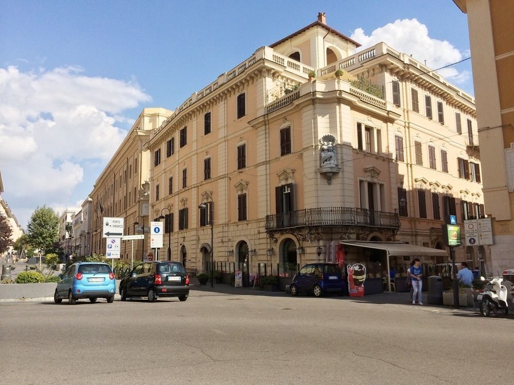 Alibrandi Palace Civitavecchia Exterior foto